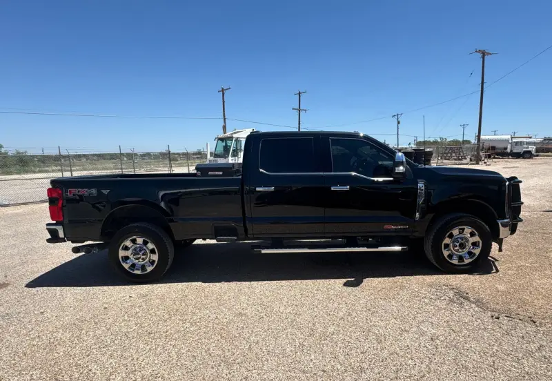 2026 Ford F350 Super Duty photo 4