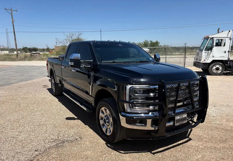 2026 Ford F350 Super Duty photo 3