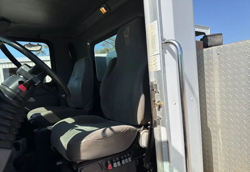 2003 Kenworth T300 photo 70