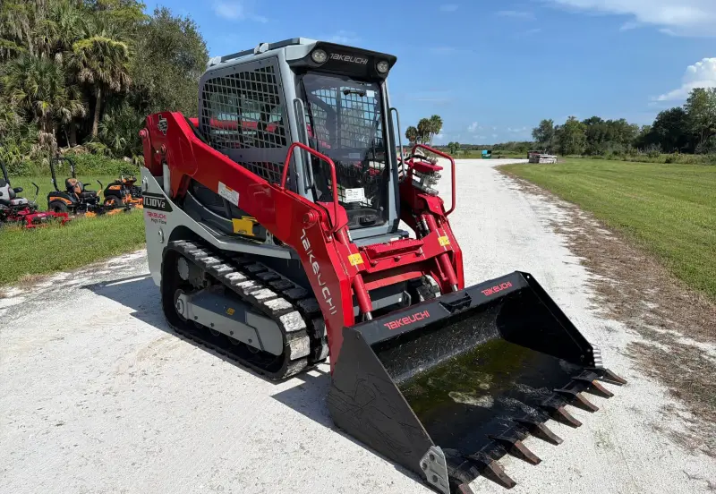 2024 Takeuchi TL10V2 photo 3