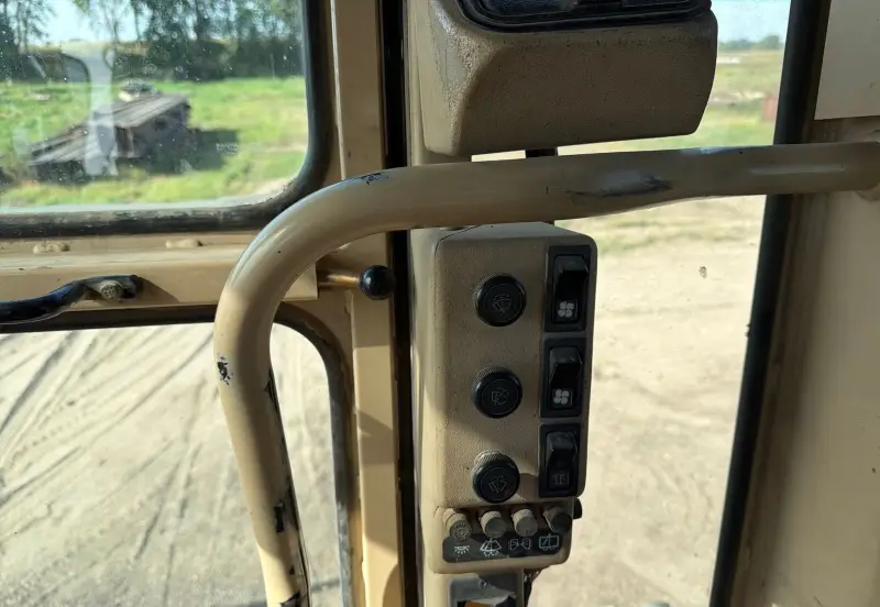2001 Caterpillar 14H photo 30