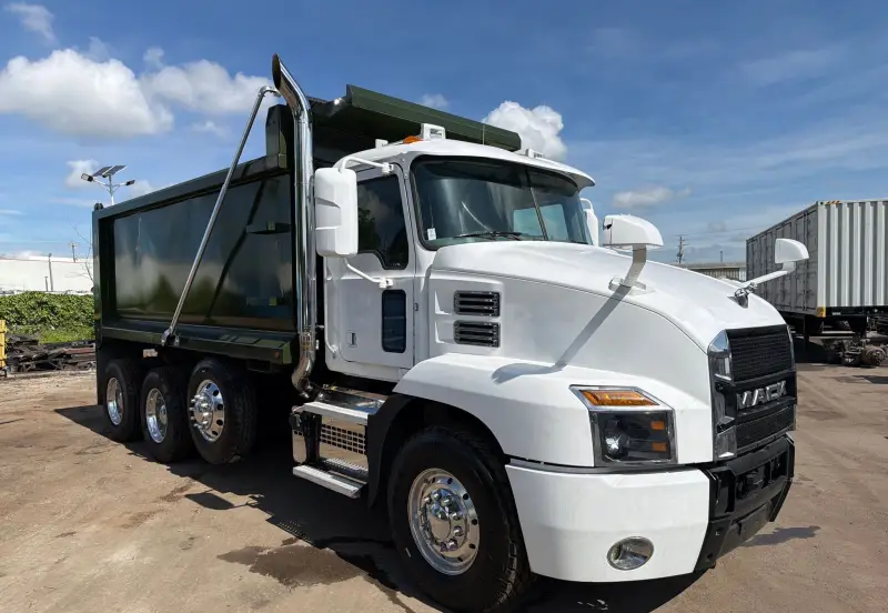2020 Mack Anthem photo 3