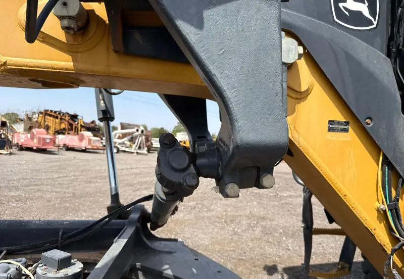 2014 John Deere 672GP photo 21