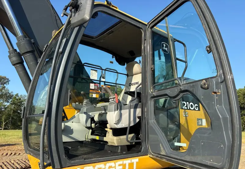 2021 John Deere 210G LC photo 40