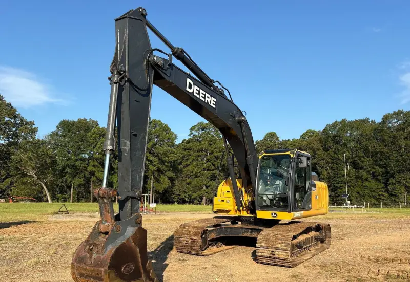 2021 John Deere 210G LC photo 1