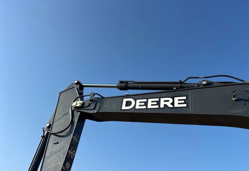2021 John Deere 210G LC photo 16