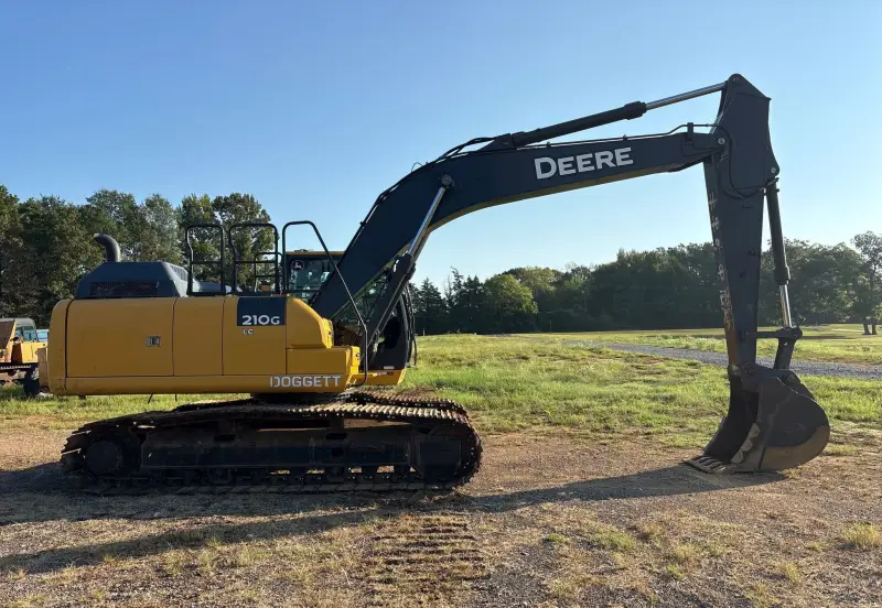 2021 John Deere 210G LC photo 4