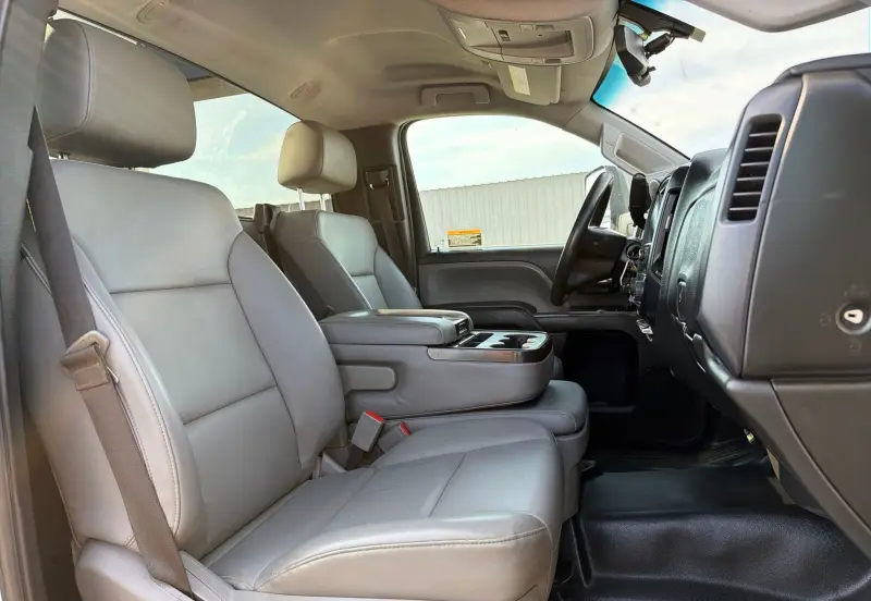2022 Chevrolet Silverado 5500HD photo 77