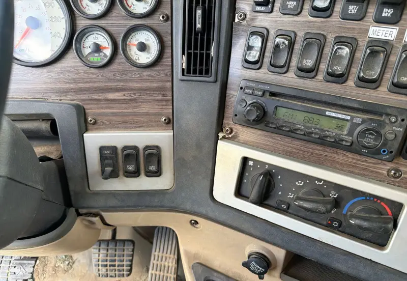 2012 Freightliner Coronado photo 74