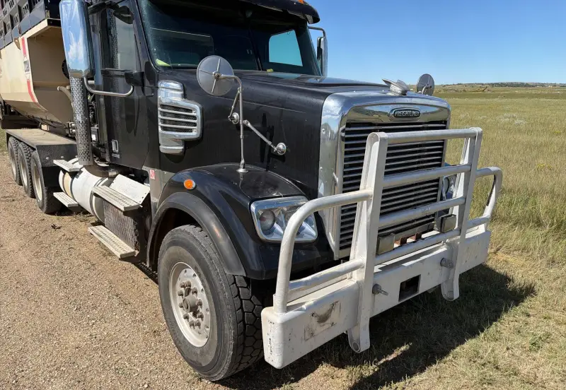 2012 Freightliner Coronado photo 10