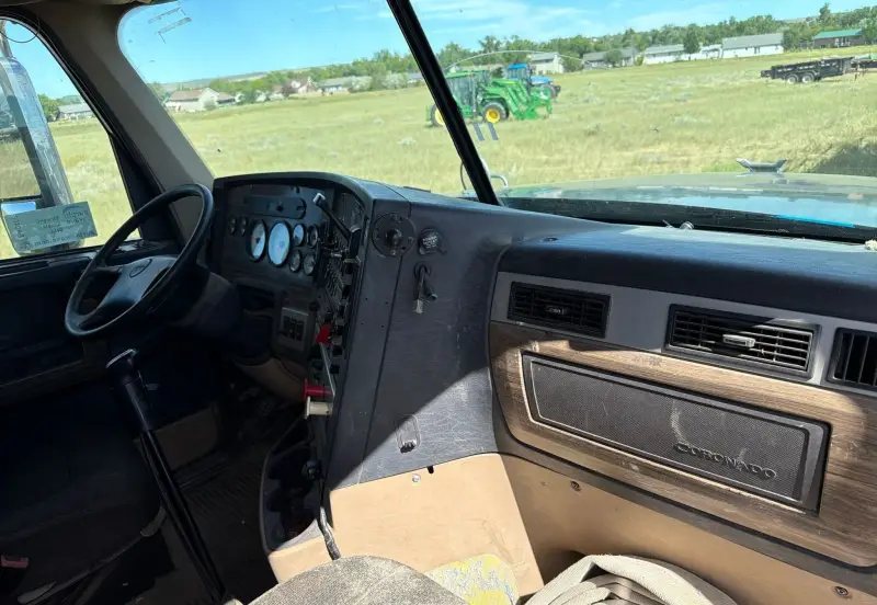 2012 Freightliner Coronado photo 81