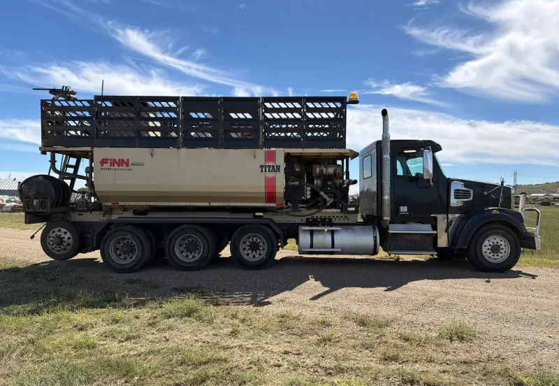 2012 Freightliner Coronado photo 4