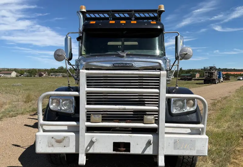 2012 Freightliner Coronado photo 2