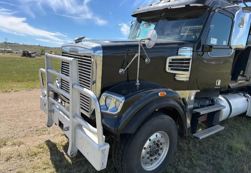 2012 Freightliner Coronado photo 9
