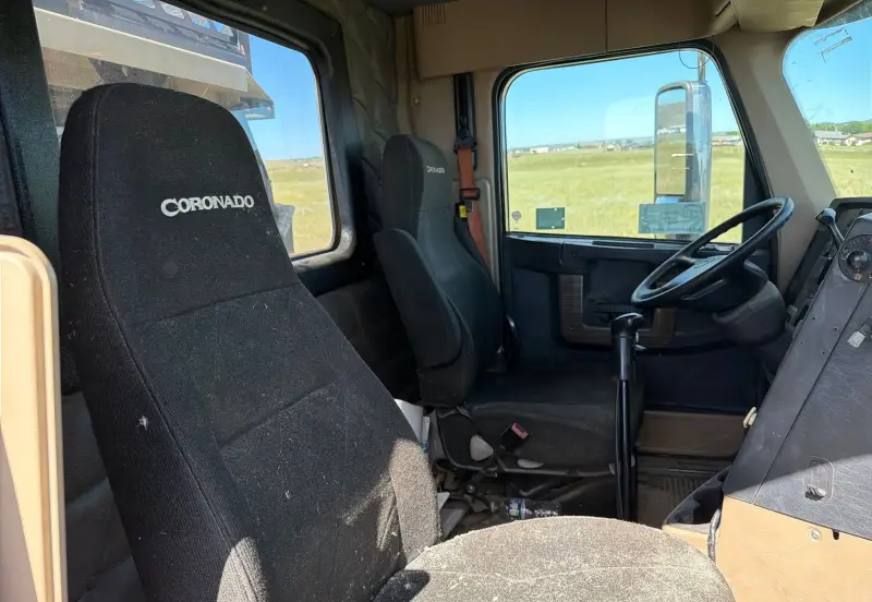 2012 Freightliner Coronado photo 82