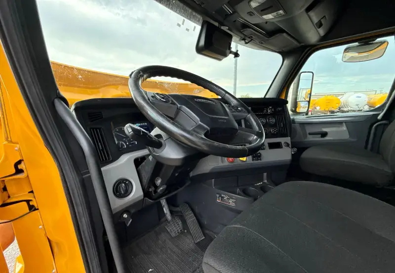 2021 Freightliner Cascadia 126 photo 33