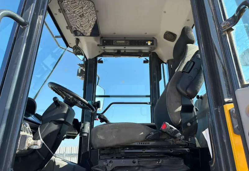 2023 Komatsu WA320-8 photo 33