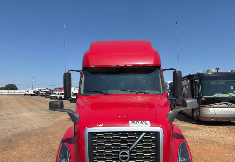 2022 Volvo VNL photo 18