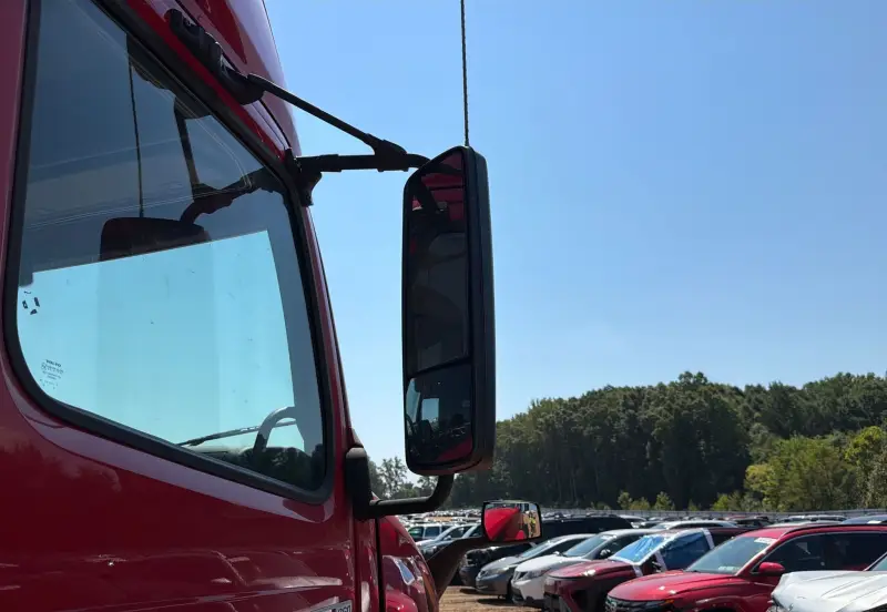 2022 Volvo VNL photo 24