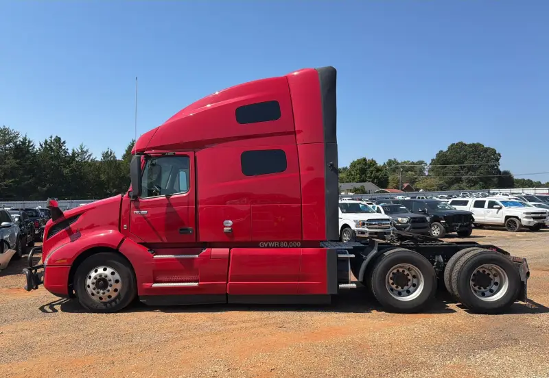 2022 Volvo VNL photo 8