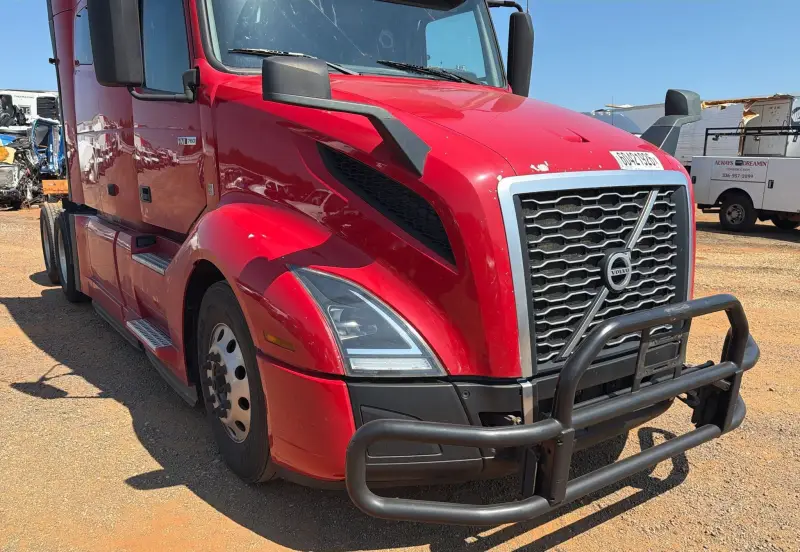 2022 Volvo VNL photo 19