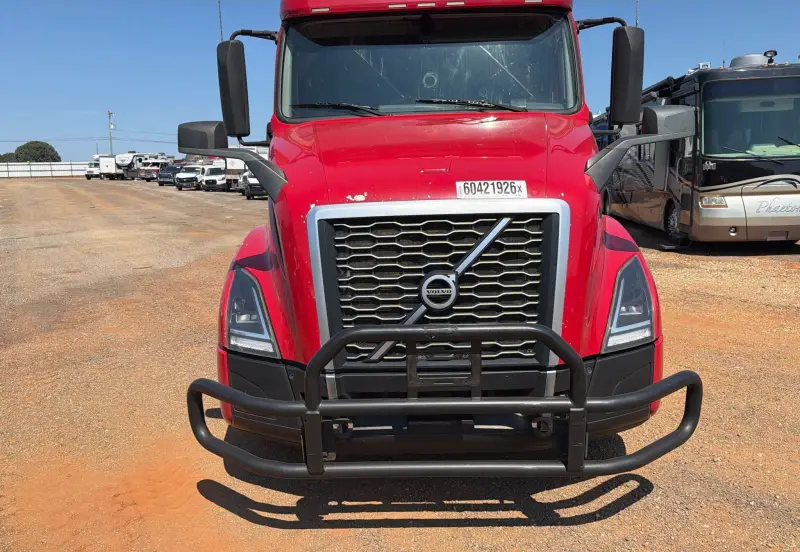 2022 Volvo VNL photo 17